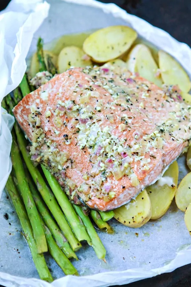 Salmon en papillote with asparagus recipe from Good Life Eats is a classic and simple meal