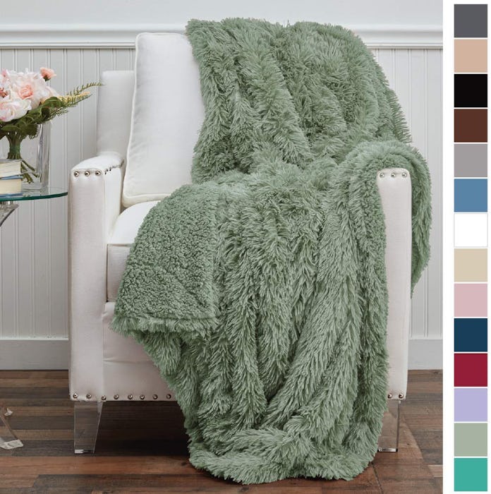 The Connecticut Home Company Sherpa Throw Blanket