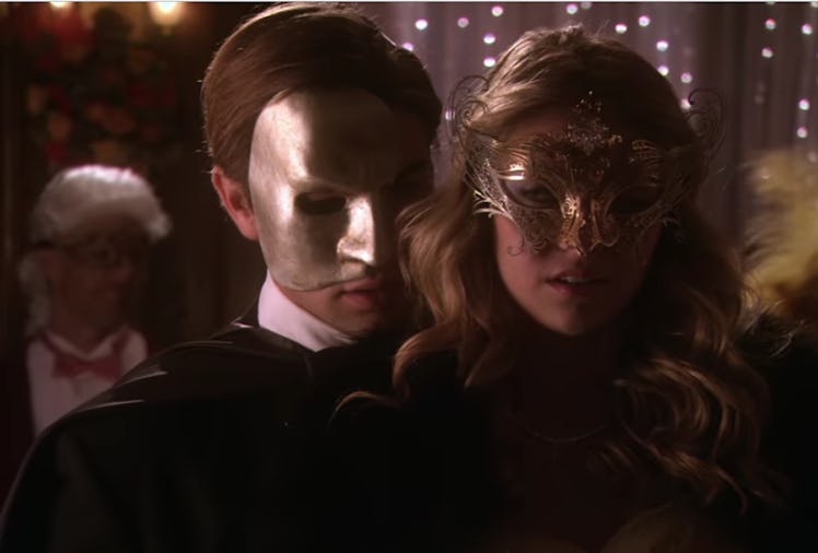 Nate and Jenny at the masquerade ball in 'Gossip Girl'