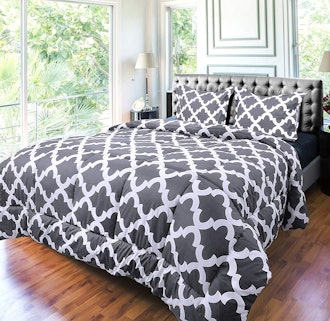 Utopia Comforter Set (3 Pieces, Queen)