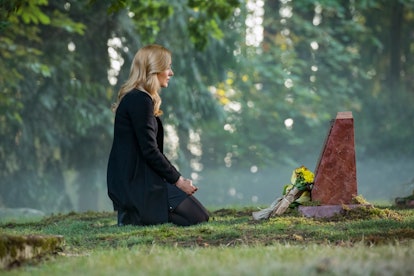 Nancy sitting at her mother's grave on Nancy Drew