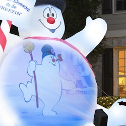 This 10-foot Frosty The Snowman plays clips from the holiday classic. 