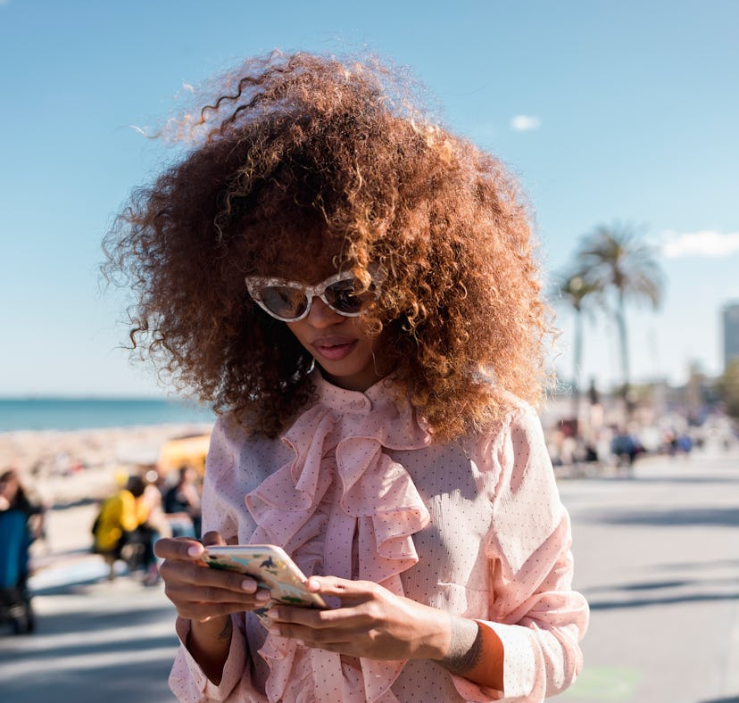 Dating app icebreakers can help get a conversation started.