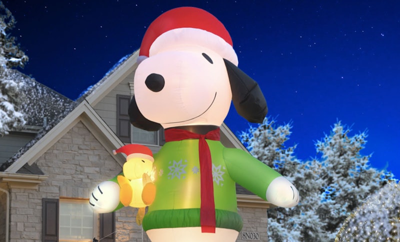 Hammacher Schlemmer is selling huge inflatable Snoopy lawn decorations.