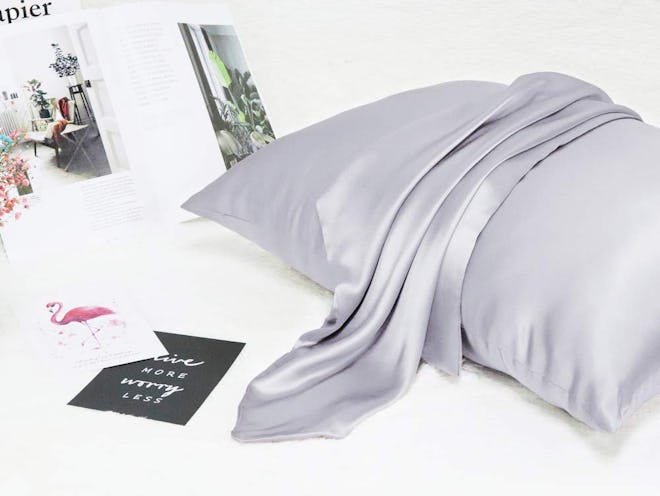 Ravmix 100% Pure Mulberry Silk Pillowcase Standard Size