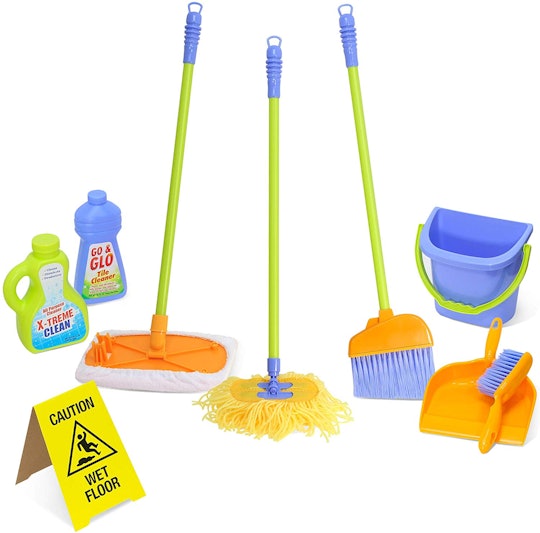 https://imgix.bustle.com/uploads/image/2019/10/4/2be921d0-497a-4590-bf5a-ea8a541549cc-cleaning-set.jpg?w=540&fit=crop&crop=faces&auto=format%2Ccompress