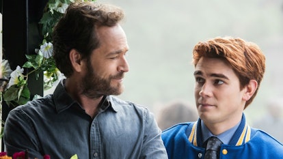 Luke Perry's 'Riverdale' tribute episode will feature the late actor's personal family photos.