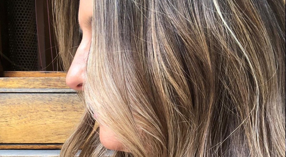 how to dye streaks in your hair