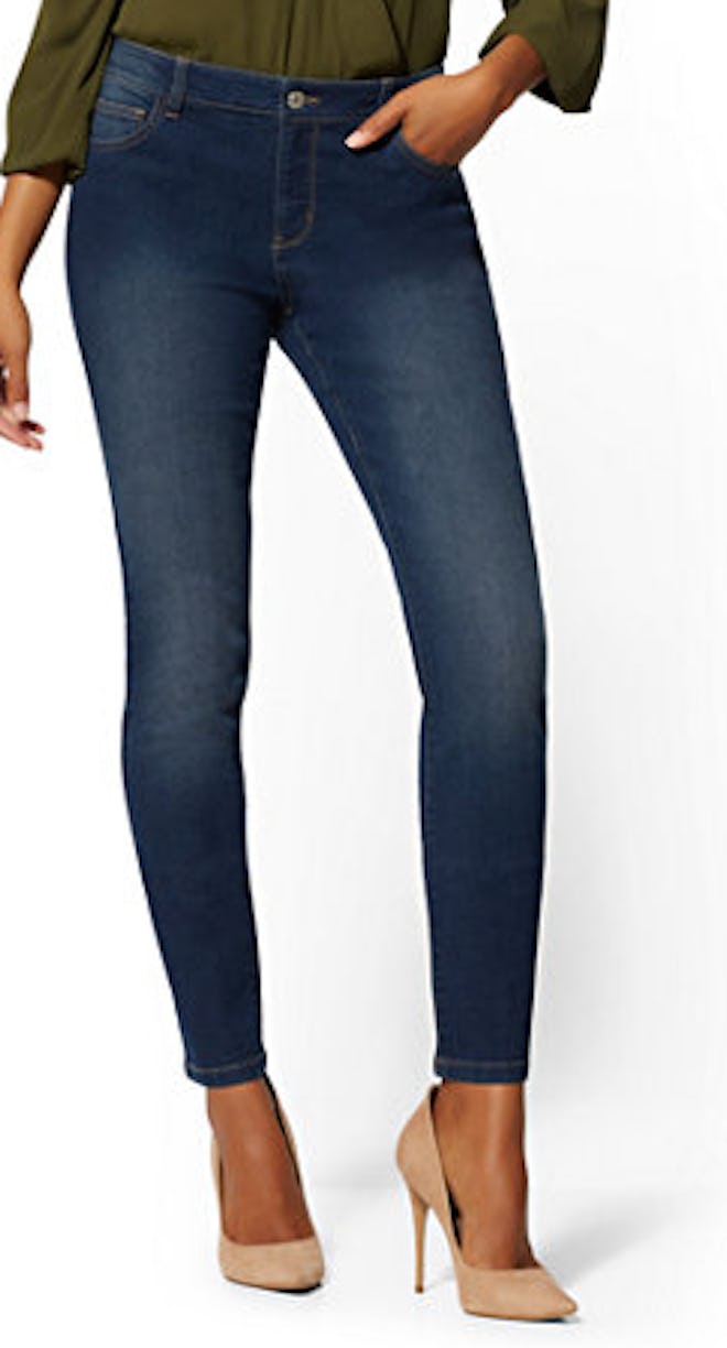 Mid-Rise Essential Skinny Jeans