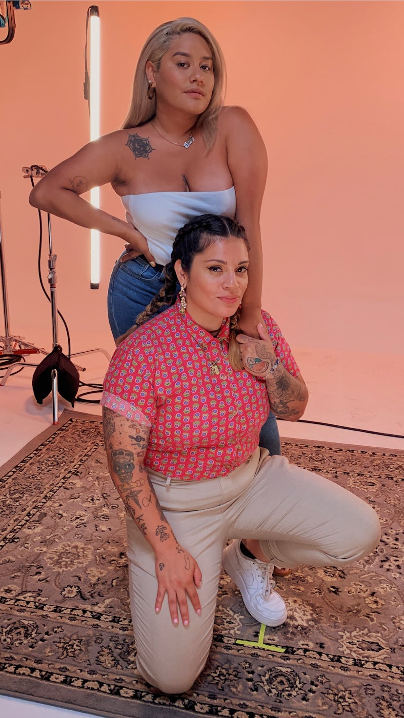 Míranos, creators and partners Johanna Toruño and Amy Quichiz on a photo shoot set.