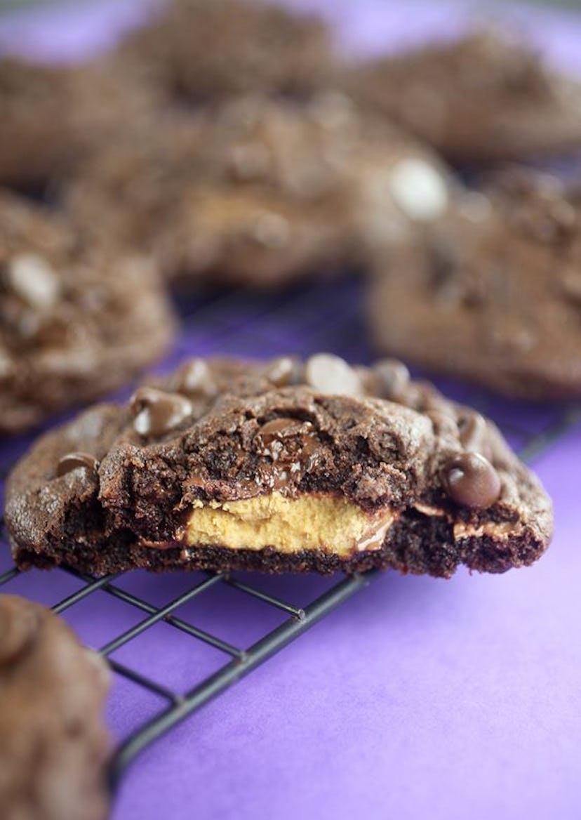 Things To Make With Leftover Halloween Candy, Peanut Butter Cup Stuffed Chocolate Chip Cookies 