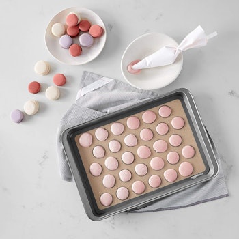AmazonBasics Silicone Macaron Baking Mat (2-pack)