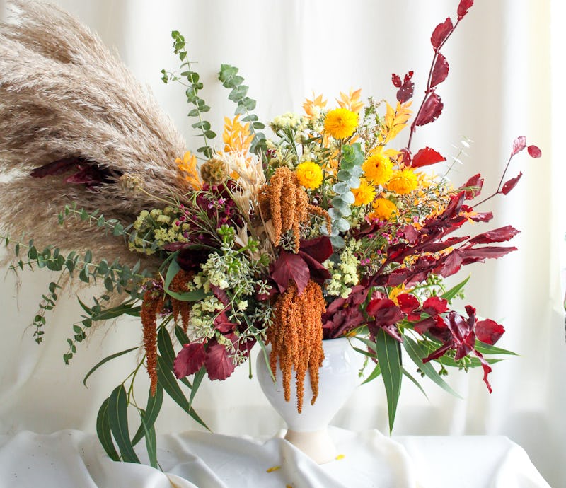 7 Floral Arrangements For Fall Dinner Parties That Take Your Table To The Next Level