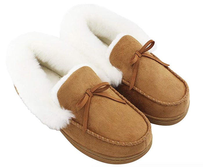 HomeIdeas Women's Faux Fur Lined Suede House Slippers