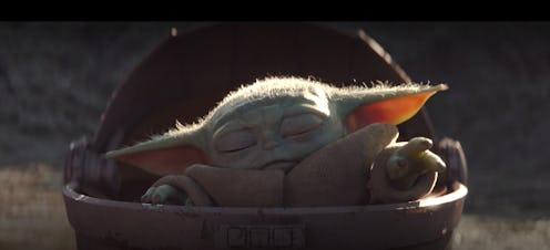 Baby Yoda using the Force in The Mandalorian