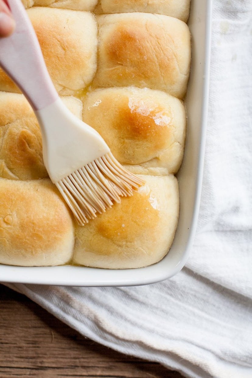 Easy Thanksgiving Dishes; Buttery yeast rolls