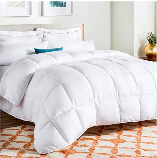 LINENSPA All-Season White Down-Alternative Quilted Comforter