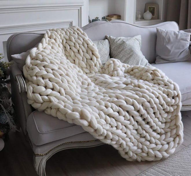 ERLYEEN Chunky Knit Blanket 