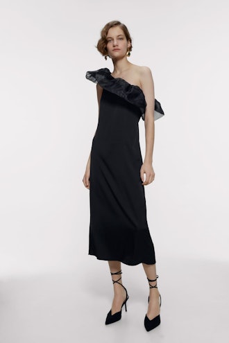 Help me style this Zara draped midi dress for a casual holiday get together  : r/SoftDramatics