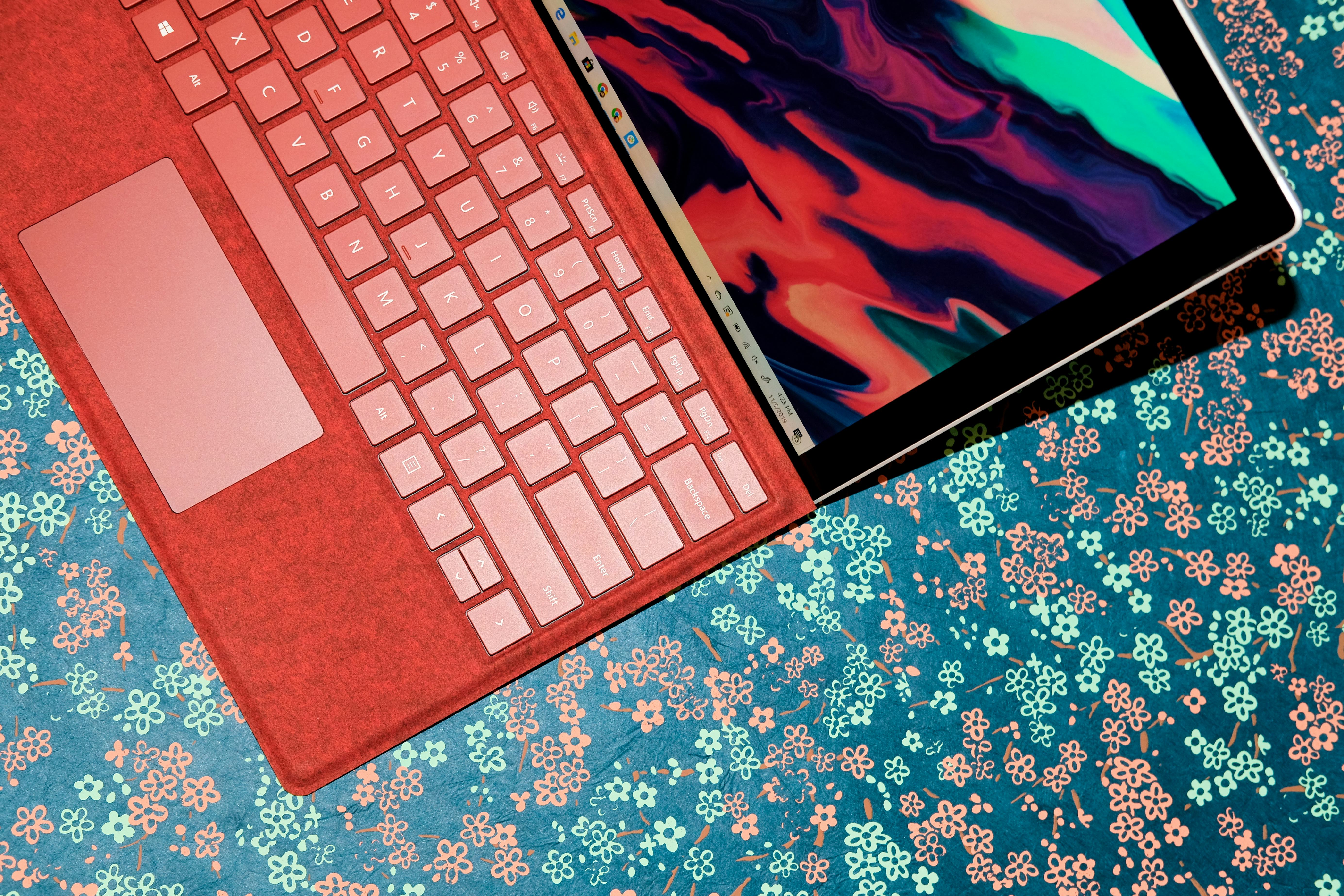 ま*ぁ様 【比較的綺麗】Microsoft Surface Pro 7 レッド Surface Pro 8 vs. Surface Pro 7: Microsoft's latest 2-in-1