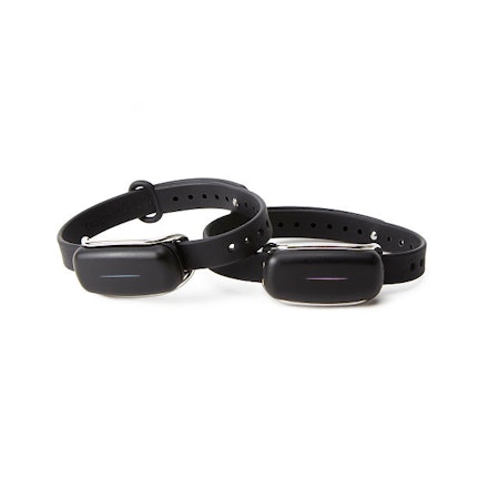 bracelet distance vibrates tap person touch