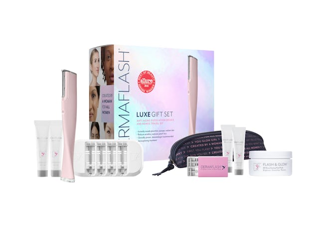 LUXE Anti-Aging Dermaplaning Exfoliation Device + Travel Gift Set