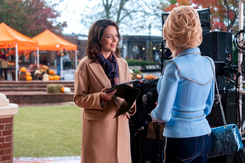 Kimberly Williams-Paisley and Dolly Parton in Dolly Parton's Heartstrings