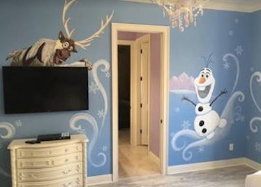 The walls come alive with 'Frozen' scenes in this home