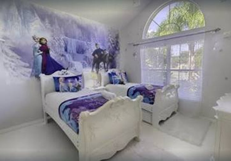 Twin beds for twin princesses in Kissimmee, FL