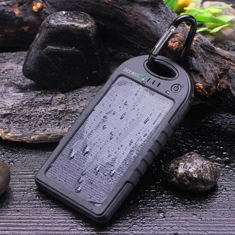 Dizaul Solar Charger