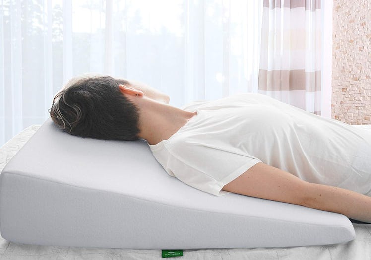 Cushy Form Bed Wedge Memory Foam Pillow 