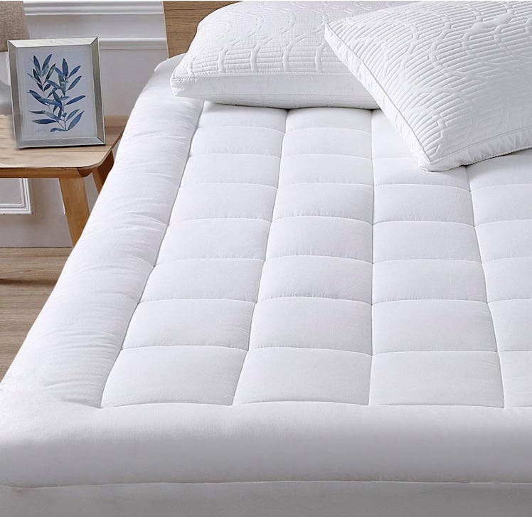 oaskys Queen Mattress Pad Cover Cooling Mattress Topper