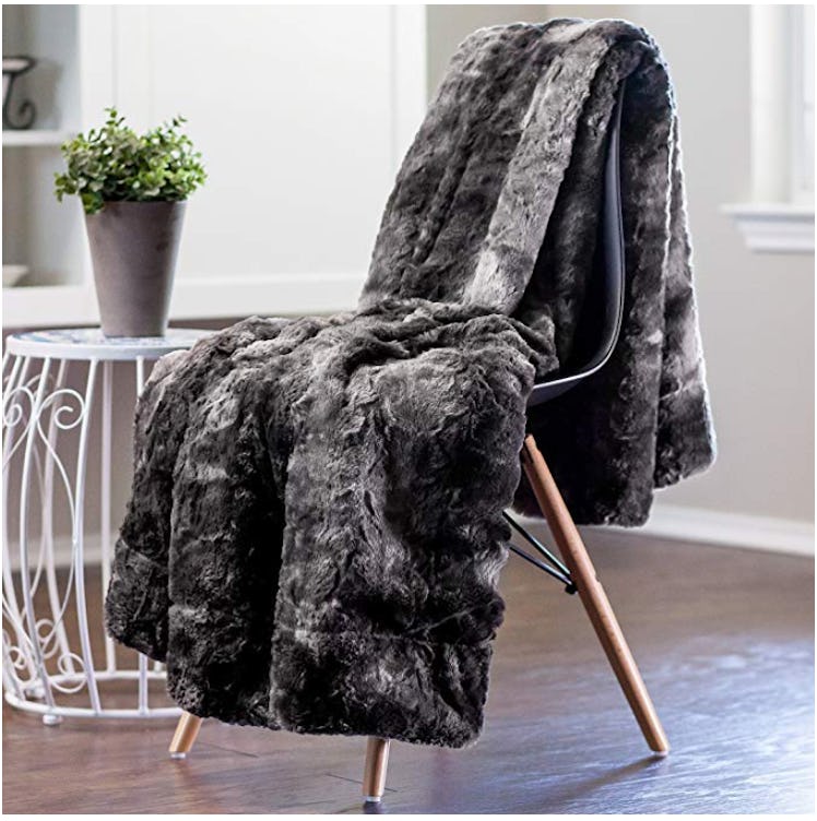 Chanasya Faux Fur Throw Blanket