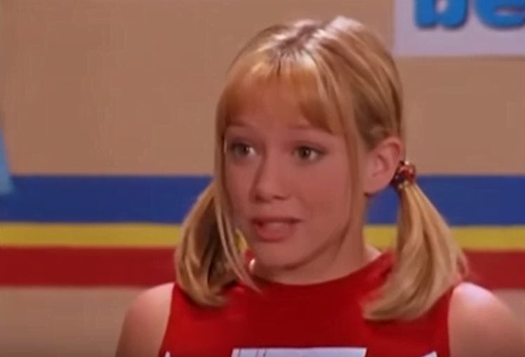 The first episode of 'Lizzie McGuire' deals with Lizzie accidentally starting a rumor about Kate.