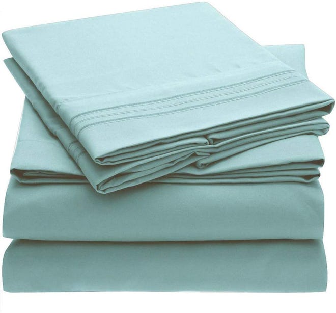 Mellanni Brushed Microfiber Bed Sheet Set