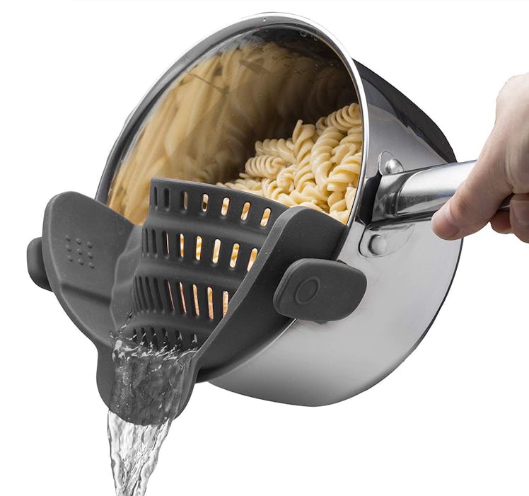 Kitchen Gizmo Snap 'N Strain Strainer