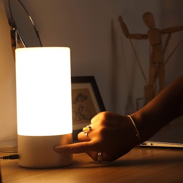 AUKEY Touch Sensor Bedside Lamp