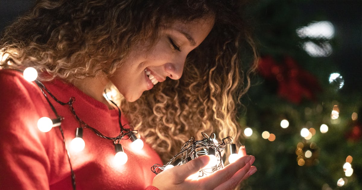 Christmas fails humor kidding stare neighbors hopeless re they 30 Clever Captions For Christmas Lights That'll Leave A Little Sparkle On Your Feed