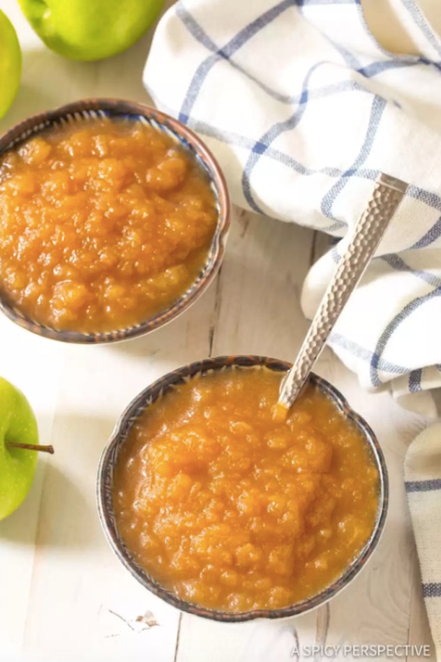 two bowls of chunky applesauce