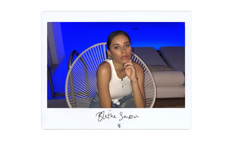 Singer-Songwriter Blithe Takes On The Bustle Booth