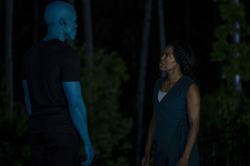 Yahya Abdul-Mateen II as Dr. Manhattan and Regina King as Angela Abar in Watchmen