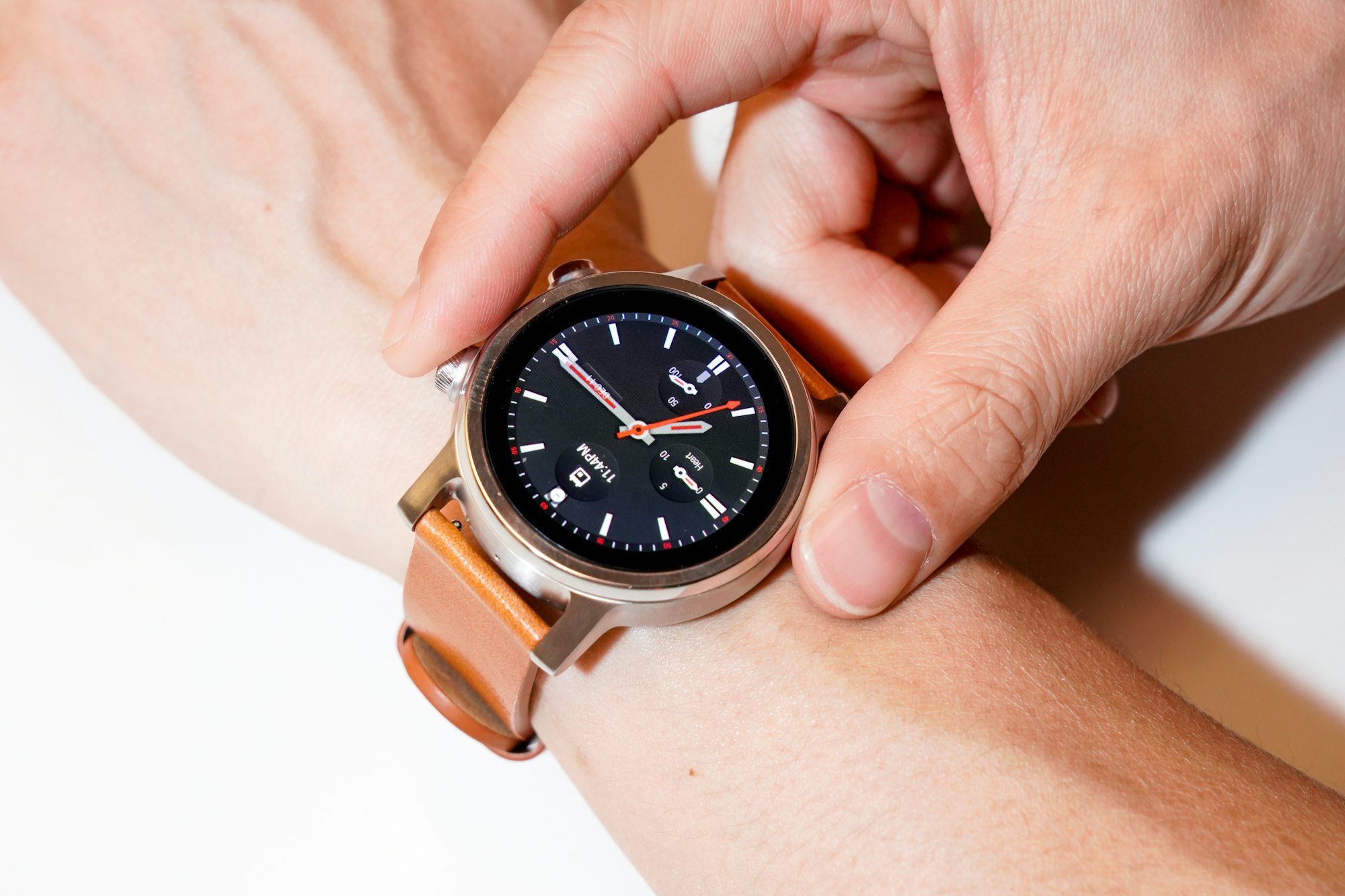 Moto 360 (2019) review: as ordinary as smartwatches get Does Life 360 Work On Apple Watch