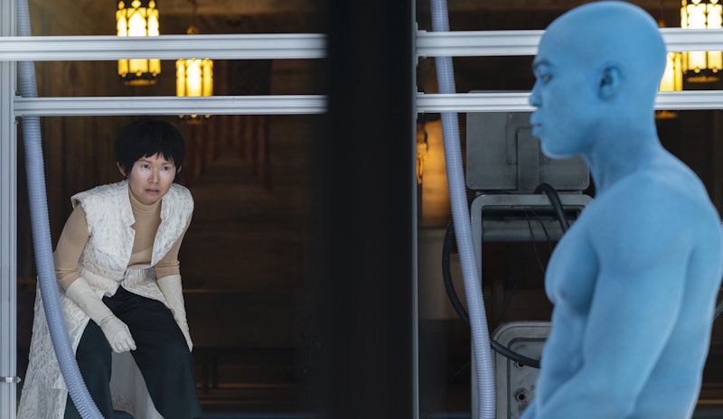 Hong Chau as Lady Trieu and Yahya Abdul-Mateen II as Doctor Manhattan in Watchmen
