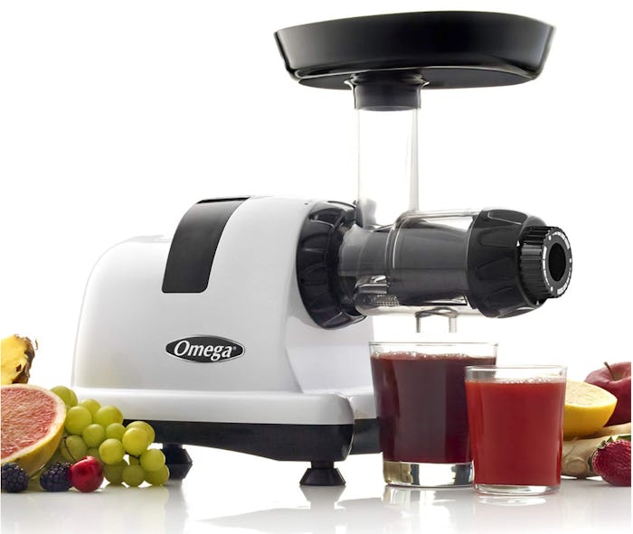  Omega J8006HDS Nutrition Center Masticating Juicer