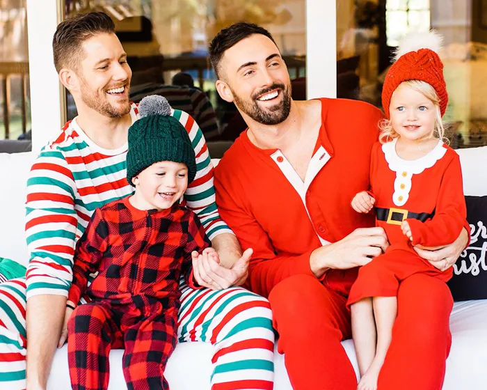 Old Navy has a new ad featuring two dads with their kids getting ready for Christmas.