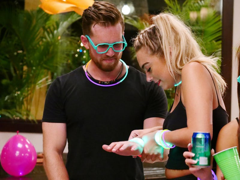 What Is Casey Doing After Temptation Island He S Not A Big Fan Of The Show