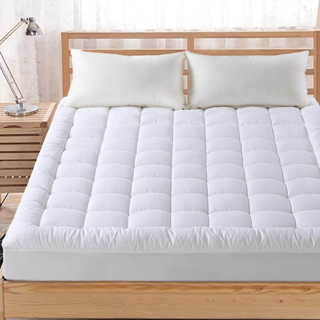 FAIRYLAND Cooling Quilted Mattress Topper