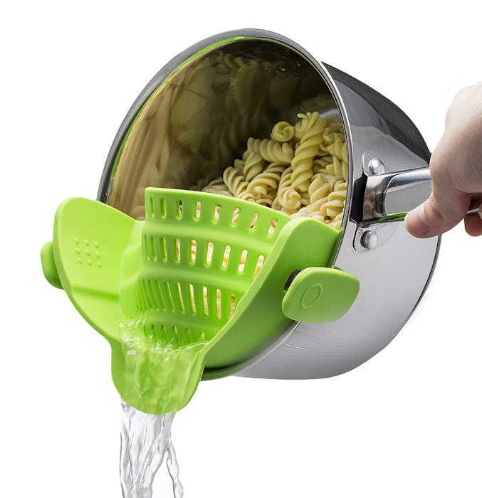 Kitchen Gizmo Snap N Strain Strainer 