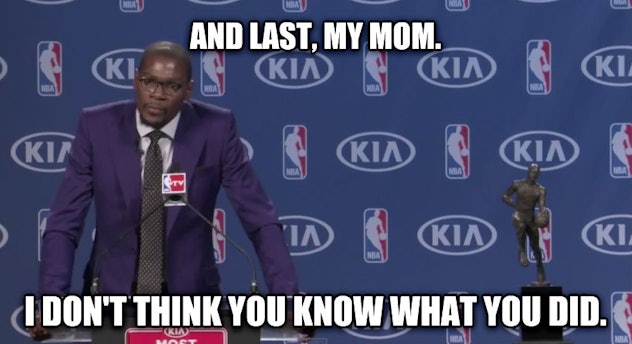 Kevin Durant side eyeing his mom