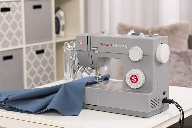 SINGER | Heavy Duty 4432 Sewing Machine with 32 Built-in Stitches, Automatic Needle Threader, Metal ...